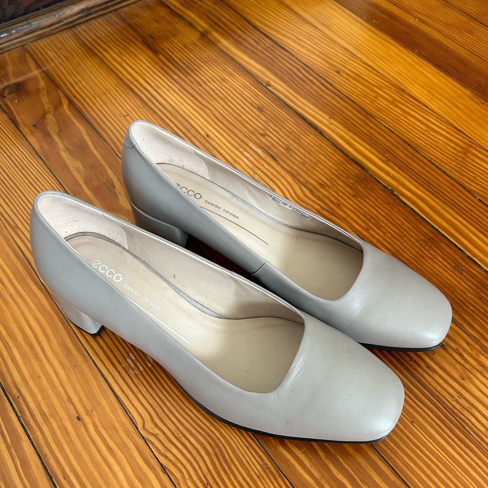 Ecco classic dress pump - block heels